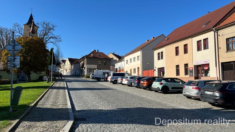 Chalupa přímo u řeky Sázavy