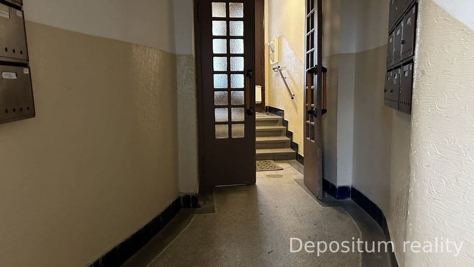 Pronájem bytu 2+1 v klidné části Smíchova